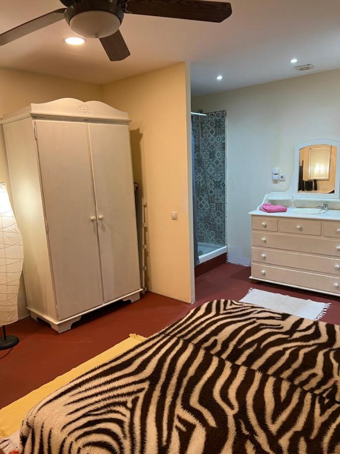 Matadepera Apartamento Abierto Con Patio מראה חיצוני תמונה